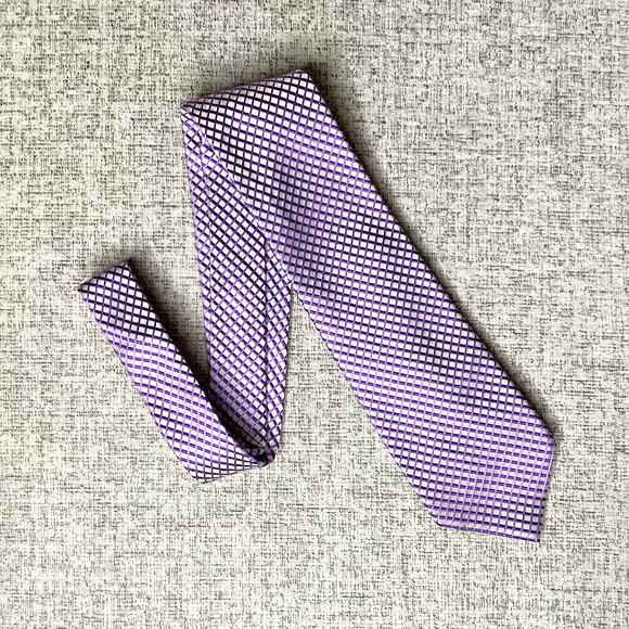 Geoffrey Beene Purple White Diamond Design Tie Silk - Picture 1 of 5